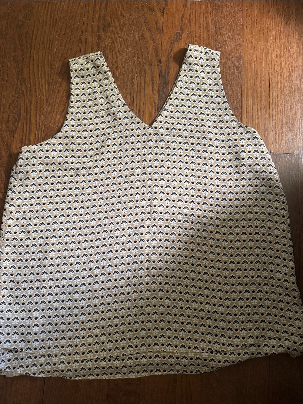 Ann Taylor Factory Cream and Black Patterned V-Neck Tank